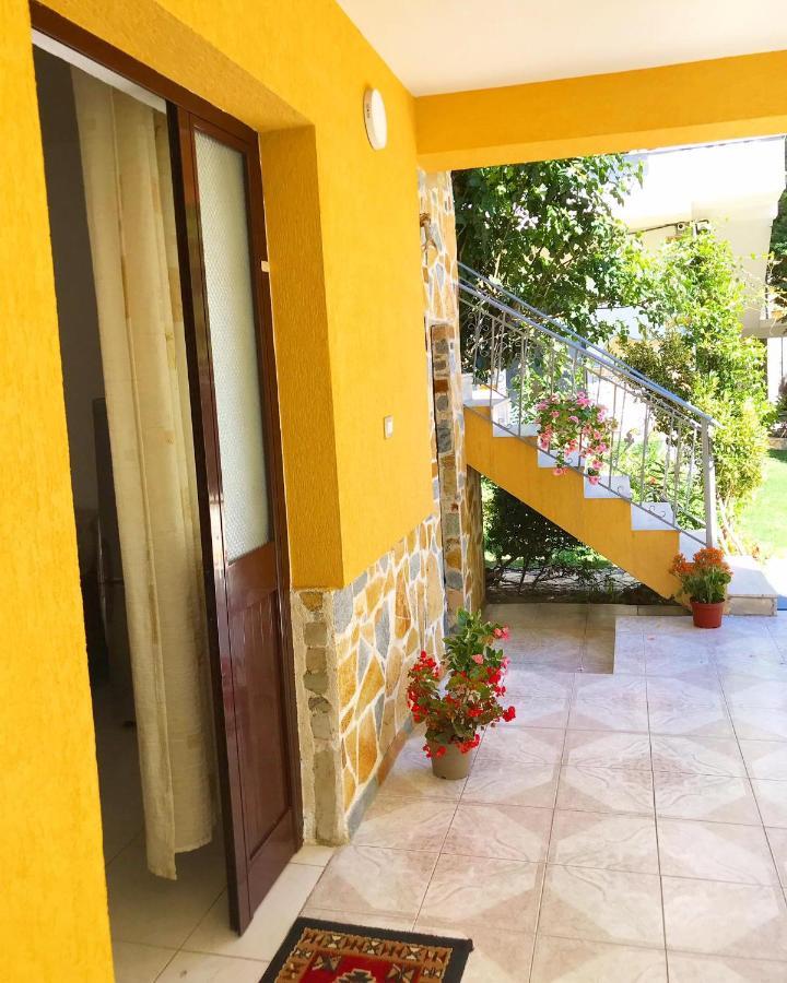 Vila Aliaj Luxury Apartment With 2 Rooms With Private Wonderful Terrace Durrës Exterior foto