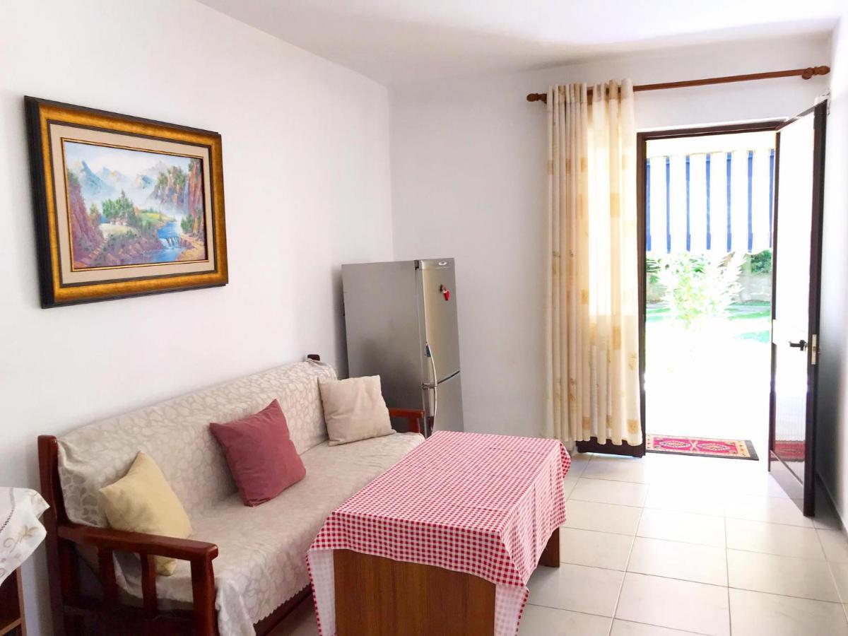 Vila Aliaj Luxury Apartment With 2 Rooms With Private Wonderful Terrace Durrës Exterior foto